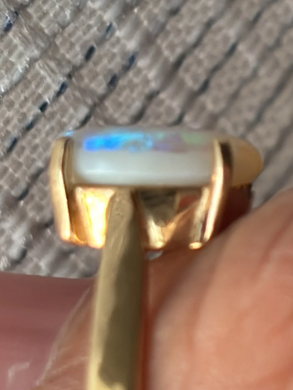 N/A elegant solid